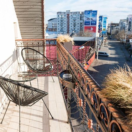 Hoshen Hotel Oeman Buitenkant foto