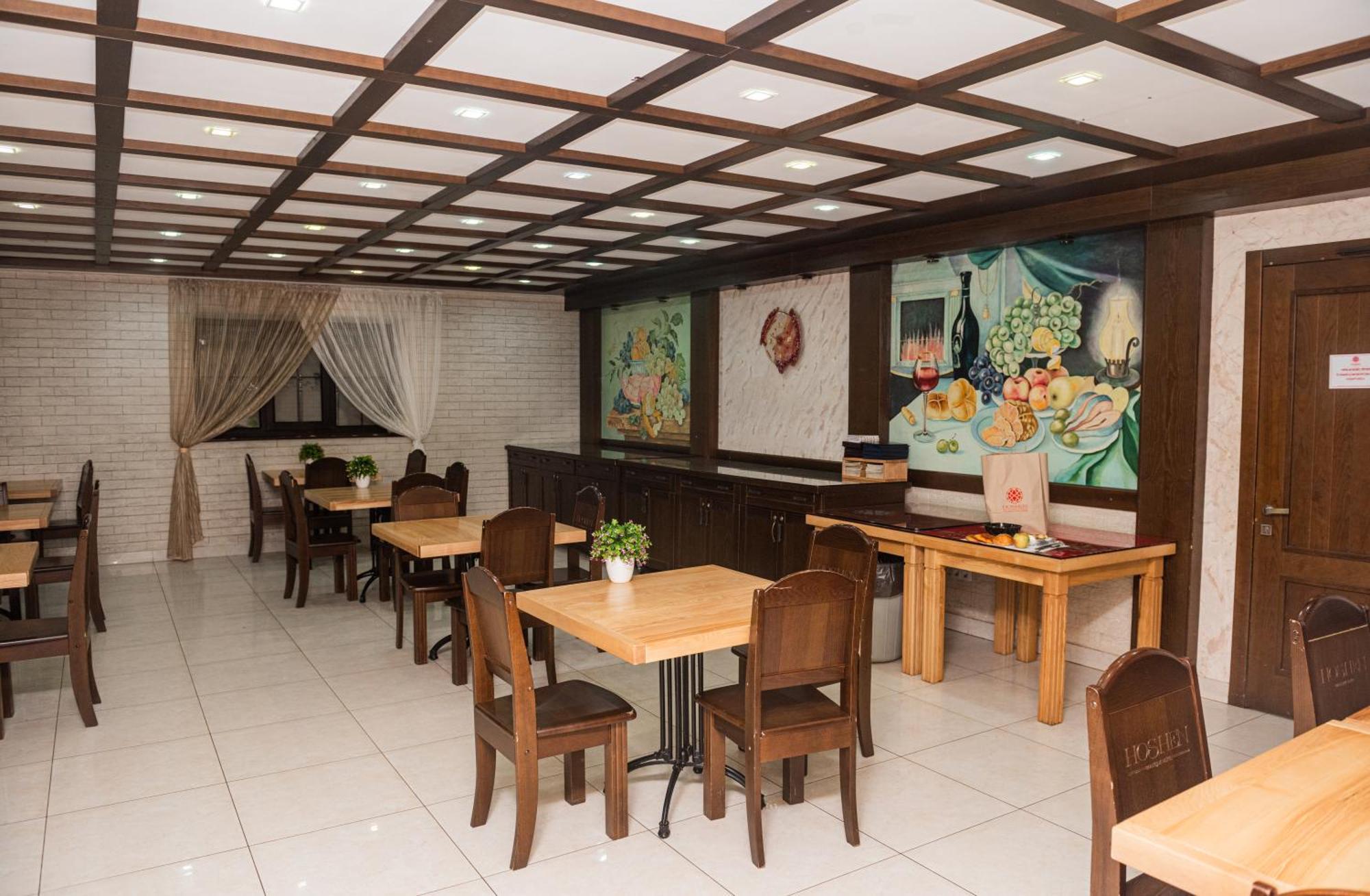 Hoshen Hotel Oeman Buitenkant foto