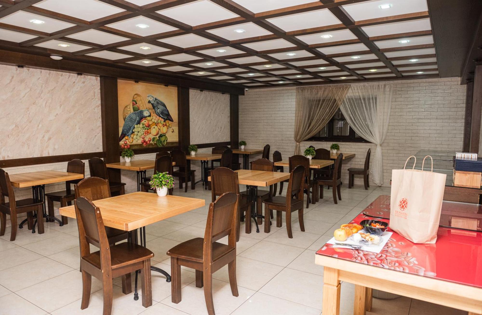 Hoshen Hotel Oeman Buitenkant foto