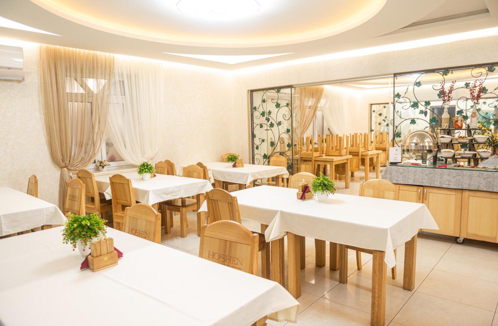 Hoshen Hotel Oeman Buitenkant foto