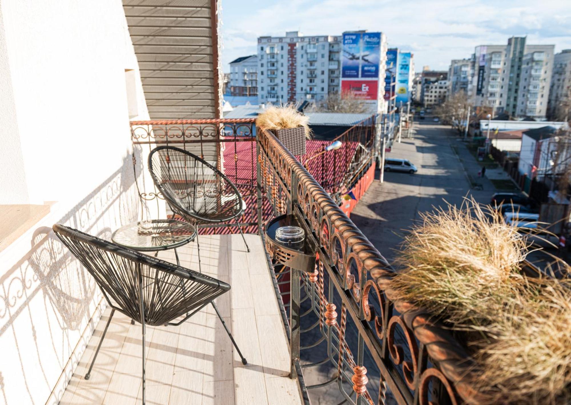 Hoshen Hotel Oeman Buitenkant foto